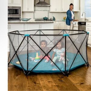 New never used 6 panel regalo indoor/outdoor play yard